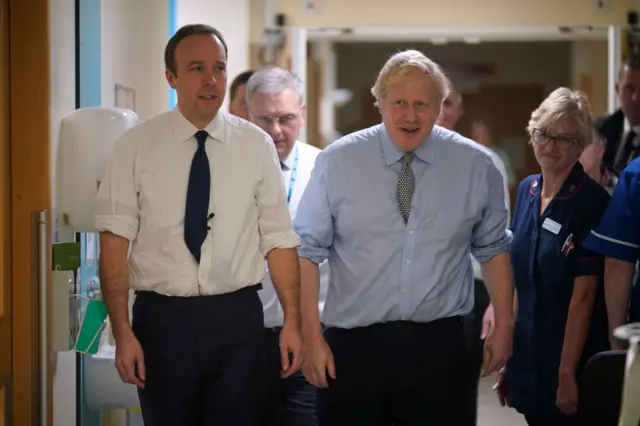 Minisitiri Matt na minisitiri w'intebe Boris Johnson