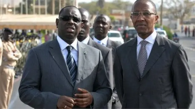 Abdoul Mbaye en compagnie de Macky Sall