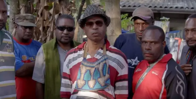 રાસ્કલ તરીકે ઓળખાતા પાપુઆ ન્યૂ ગિનીના કેટલાક બદમાશોનો ફોટોગ્રાફ