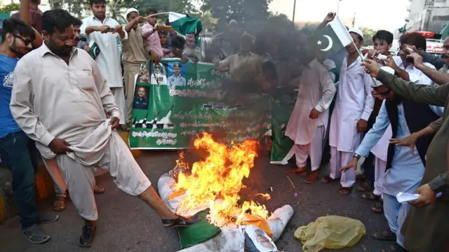گذشتہ ہفتے کا پاکستان تصاویر میں - BBC News اردو