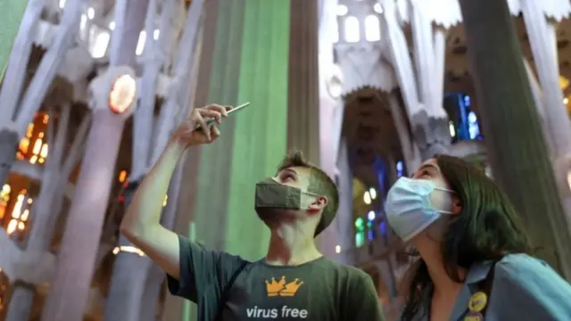 Тристы в соборе Саграда-Фамилия