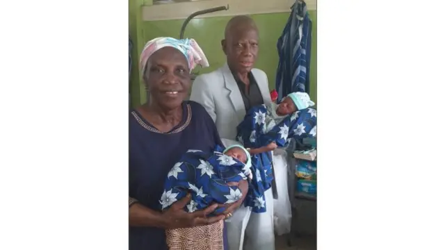 Mama na watoto wake wanaendelea vyema