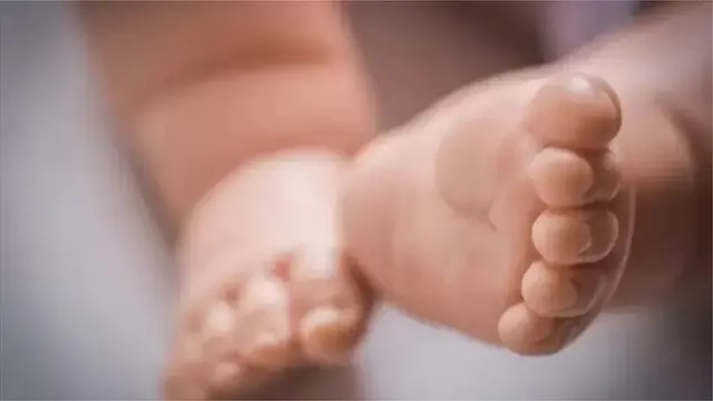 সন্তান নেয়ার বিষয়টা অনেক ক্ষেত্রে নারীদের উপর চাপিয়ে দেয়া হয়