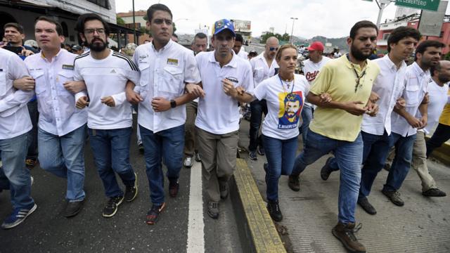 Capriles ao centro (de boné),jogos com bonus sem depositoprotesto