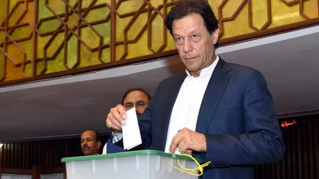 પ્રતીકાત્મક તસવીર