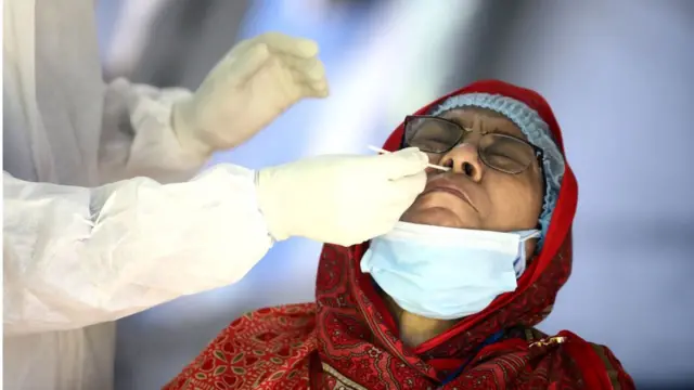 বাংলাদেশে করোনাভাইরাসের সংক্রমণ বেড়েই চলেছে