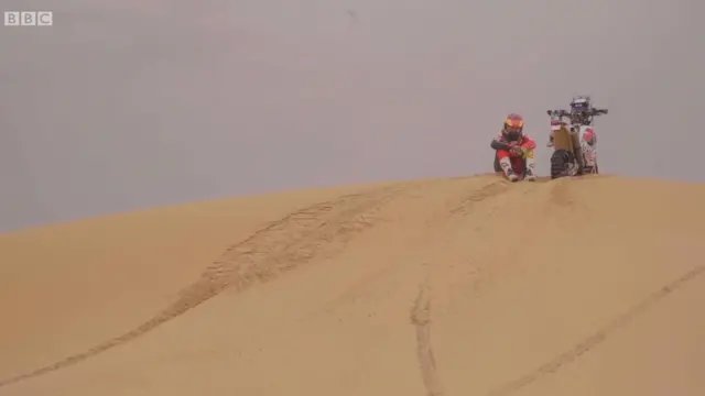 మహిళా బైకర్