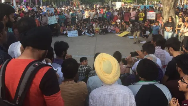 ਕਠੂਆ ਅਤੇ ਉਨਾਓ ਬਲਾਤਕਾਰ ਮਾਮਲੇ ਦੇ ਵਿਰੋਧ ਵਿੱਚ ਰੋਸ ਪ੍ਰਦਰਸ਼ਨ