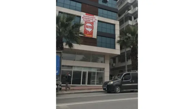 Denizli'de Hayır Afişi