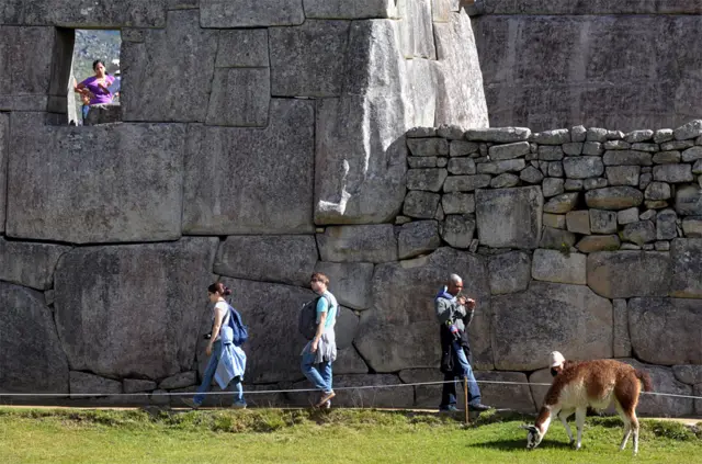 Turistas en Machu Picchu