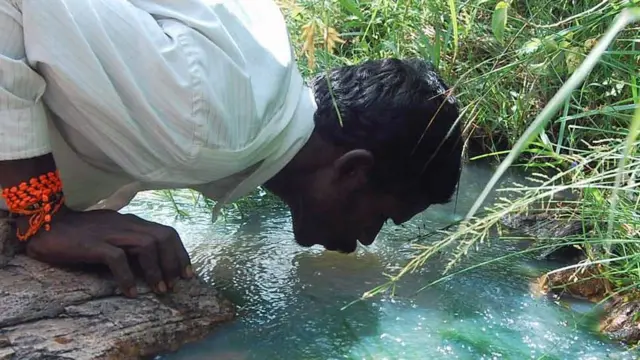 நீர் எடுப்பதற்காக 200 மில்லியம் மணி நேரத்தை செலவிடும் பெண்கள்