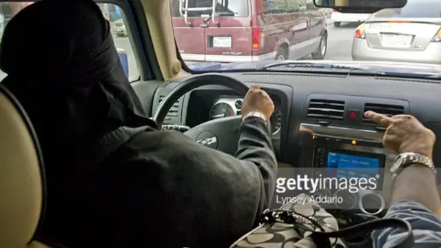 కారు నడుపుతున్న సౌదీ మహిళ