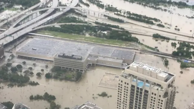 Picture from up show how flood don take over Houston