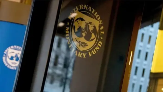 रविवार को बांग्लादेश सरकार ने आधिकारिक तौर पर आईएमएफ को एक पत्र भेजकर कर्ज मांगा