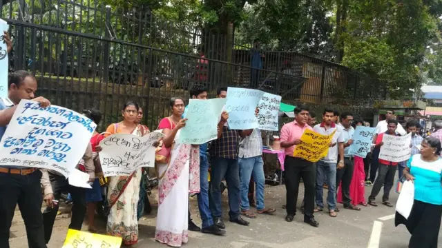 ஆசிரியர்கள் போராட்டம்: இலங்கை முழுவதும் கல்வி நடவடிக்கைகள் முற்றிலும் பாதிப்பு