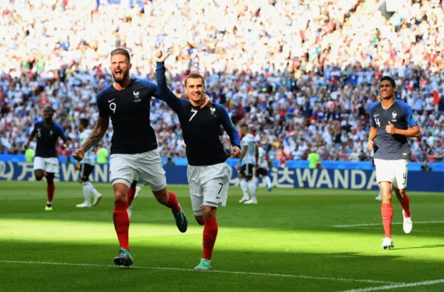 Griezmann calentó el partido.