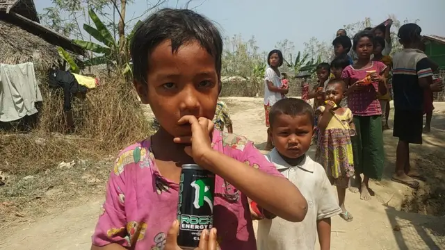 စစ်တွေက ဖယ်ရှားခံရတဲ့ ကျူးကျော်မိသားစုတွေ အမိုးအကာအောက်နေထိုင်ရေး အခက်ကြုံ