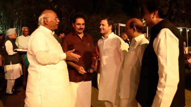 सोनिया गांधी की डिनर पार्टी