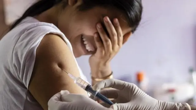 कोरोना, लस