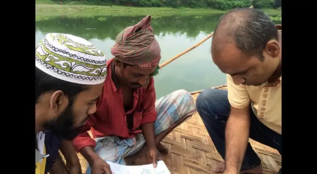 Tim Muslina iz Bengala zatražio je pomoć lokalnih seljana tokom potrage za izgubljenom biljkom