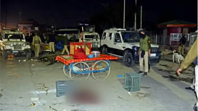 కశ్మీర్లో కాల్పులు