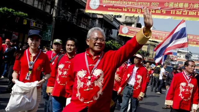 สุเทพ เทือกสุบรรณ รณรงค์ให้ประชาชนย่านเยาวราชงดไปใช้สิทธิเลือกตั้ง