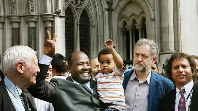 Луи Оливье Банкульт, (2-й слева) Председатель Группы беженцев Чагоса