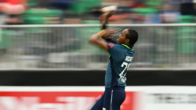 ক্রিকেট, বিশ্বকাপ, ইংল্যান্ড, জোফরা