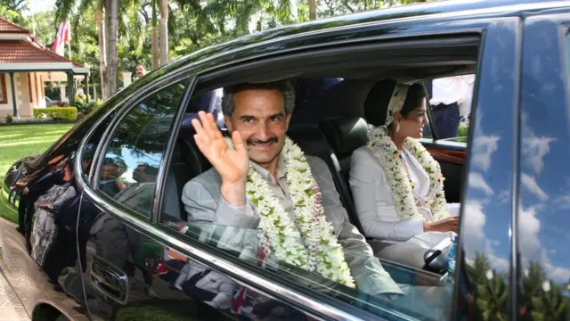 شہزادہ طلال اور ان کی بیوی: فائل فوٹو