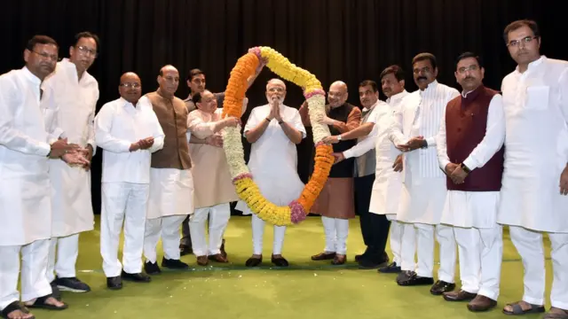 नरेंद्र मोदी