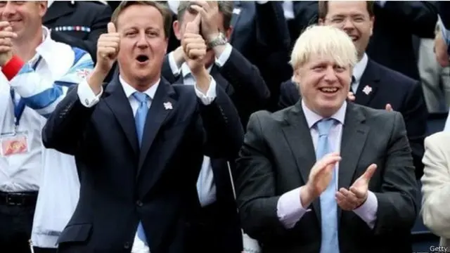 बोरिस जॉनसन (सफ़ेद बिखरे बाल वाले)