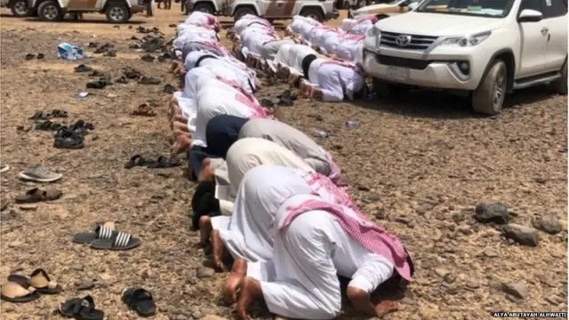 अब्दुल रहीम अल-हुवैती के जनाज़े में शामिल लोग