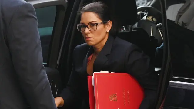 İngiltere İçişleri Bakanı Priti Patel