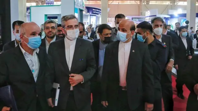 بازدید علی باقری‌کنی از نمایشگاه بین‌المللی نفت، گاز و پتروشیمی