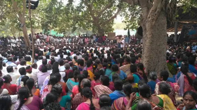 போராட்டத்தில் பங்கேற்ற ஏராளமான பெண்கள்
