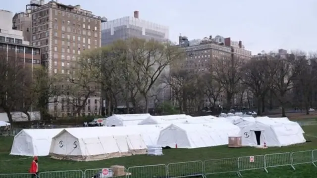 Rumah sakit darurat di Central Park, New York.