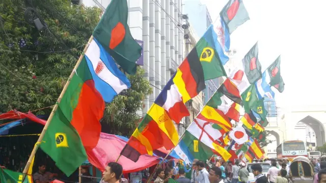 ফুটবল খেলুড়ে দেশসমূহের পতাকা