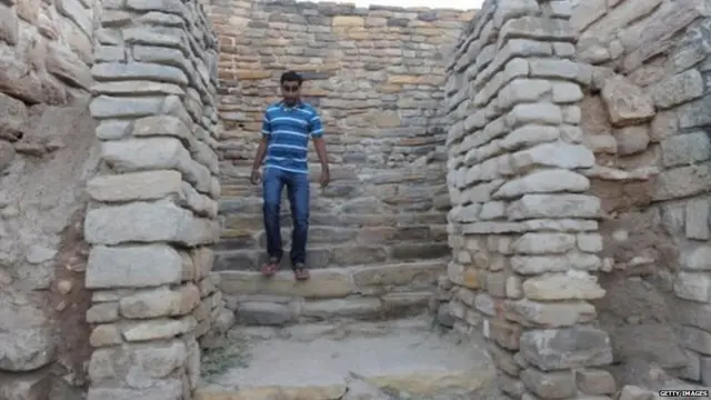 उत्खननात सापडलेलं सिंधू संस्कृतीतलं एक ठिकाण