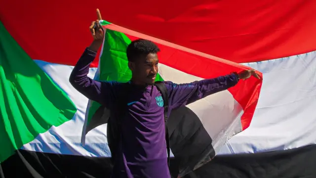 En France, la diaspora soudanaise se mobilise, tout comme les manifestants qui se trouvent dans leur pays d'origine.