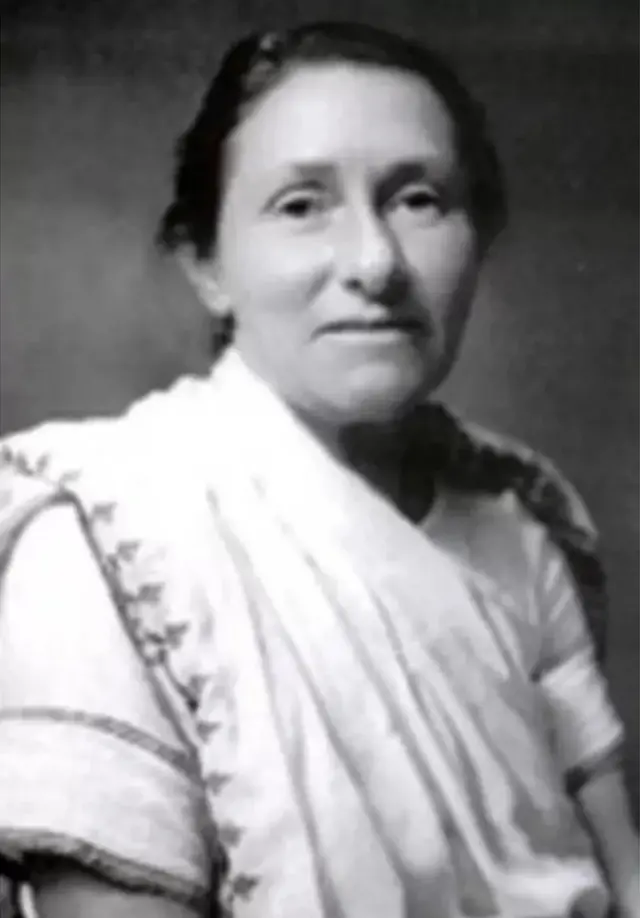 કૅથરીન મૅરી હેલમૅન એટલે કે સરલાબહેન