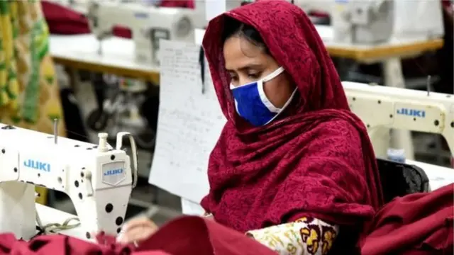 கடும் நெருக்கடியில் வங்கதேச ஆடை தயாரிப்புத்துறை