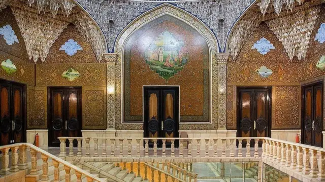 نمایی از کاخ مرمر که در آن جکوزی و استخر ساخته شده است