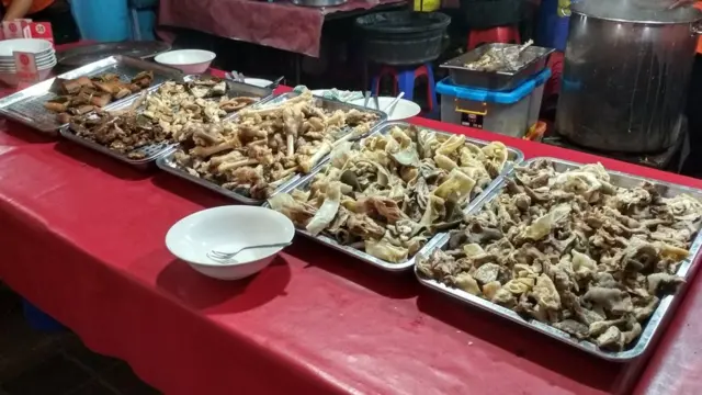 Di masyarakat, daging kambing punya reputasi buruk sebagai sumber lemak, kolesterol, dan penyebab hipertensi.