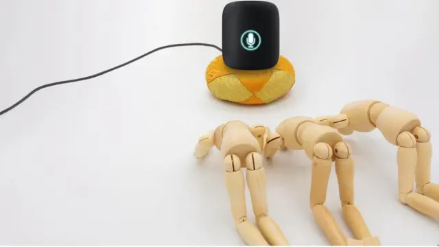 Sun'iy aqlga sig'inadigan yog'och figuralar