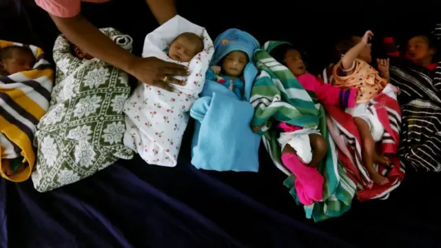 సబ్బులు చర్మంపై సహజంగా ఉండే సూక్ష్మ జీవులకు హాని కలిగించనివై ఉండాలి