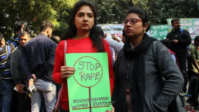 દેખાવકારોની તસવીર