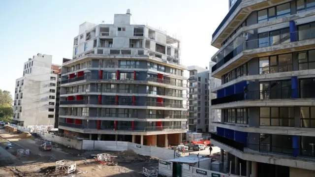 La Villa Olímpica tendrá 31 edificios para 4.000 atletas. La idea es que luego sean casa de 4.000 familias argentinas.