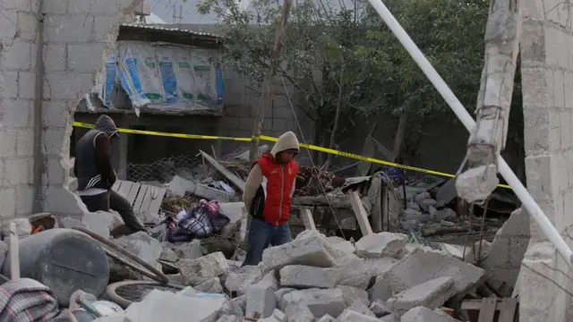 Casa en ruinas a casa de la explosión de pirotécnicos