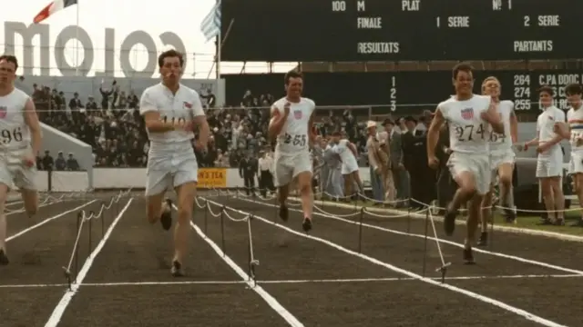 Scena iz filma Vatrene kočije