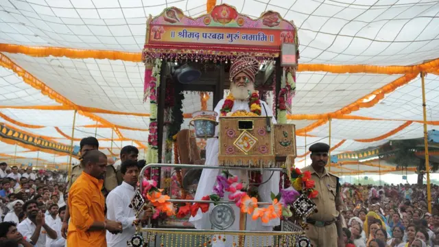 आसाराम, अहमदाबाद, अत्याचार